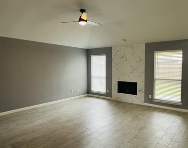 4513 Normandy Way - Photo Thumbnail 6