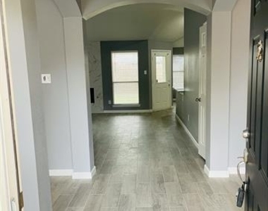 4513 Normandy Way - Photo Thumbnail 1