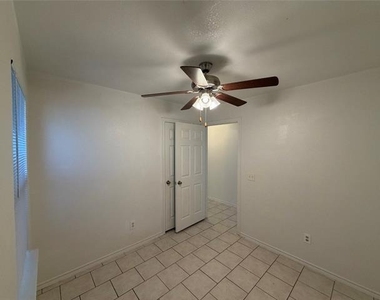 5500 David Strickland Road - Photo Thumbnail 8