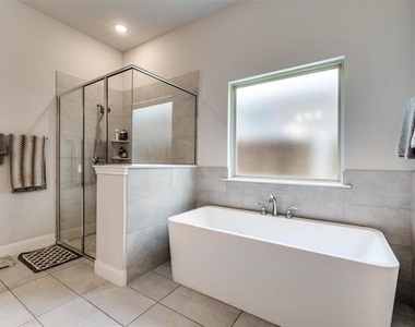 333 Foxthorne Way - Photo Thumbnail 18