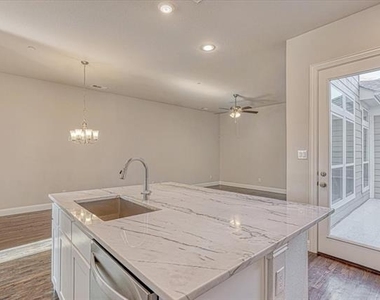 4932 Mckinney Hollow Drive - Photo Thumbnail 21