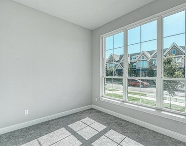 4932 Mckinney Hollow Drive - Photo Thumbnail 16
