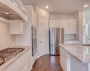 4932 Mckinney Hollow Drive - Photo Thumbnail 14