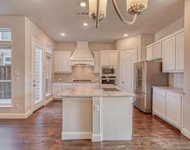 4932 Mckinney Hollow Drive - Photo Thumbnail 11