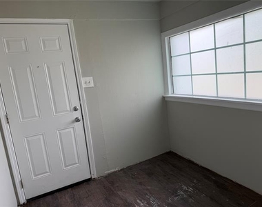 801 Wayne Street - Photo Thumbnail 12