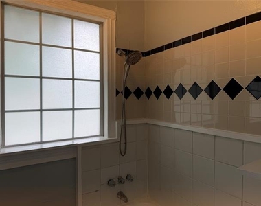 801 Wayne Street - Photo Thumbnail 6