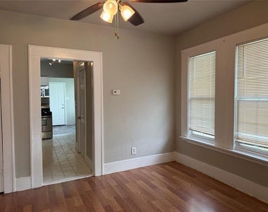 801 Wayne Street - Photo Thumbnail 5