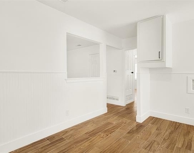 318 Hilltop Avenue - Photo Thumbnail 10