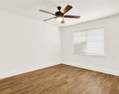 318 Hilltop Avenue - Photo Thumbnail 13