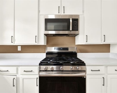 318 Hilltop Avenue - Photo Thumbnail 20
