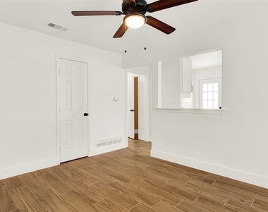 318 Hilltop Avenue - Photo Thumbnail 4