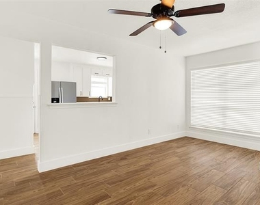 318 Hilltop Avenue - Photo Thumbnail 5