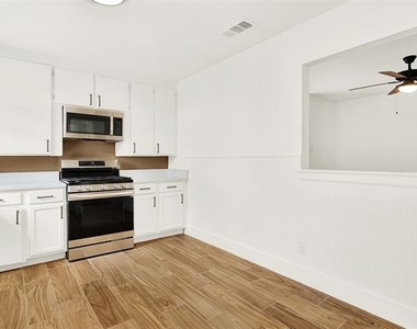 318 Hilltop Avenue - Photo Thumbnail 8