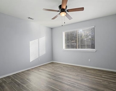 119 Magnolia Street - Photo Thumbnail 15