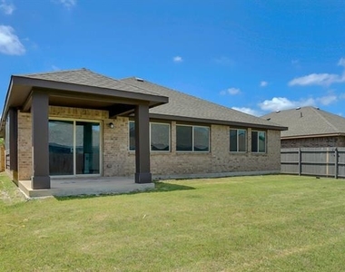 816 Oriel Circle - Photo Thumbnail 10
