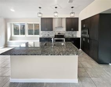 816 Oriel Circle - Photo Thumbnail 1
