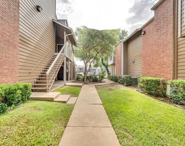 3607 W Northgate Drive - Photo Thumbnail 19