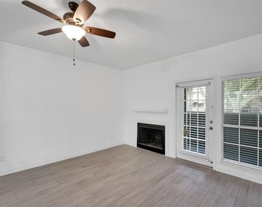 3607 W Northgate Drive - Photo Thumbnail 9