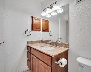 3607 W Northgate Drive - Photo Thumbnail 11
