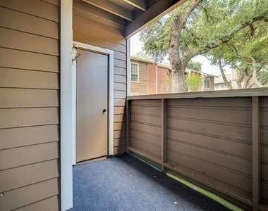 3607 W Northgate Drive - Photo Thumbnail 17