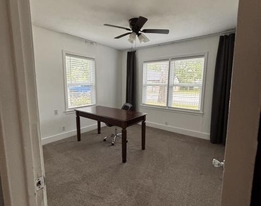 1104 Locust Street - Photo Thumbnail 8