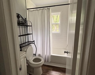 1104 Locust Street - Photo Thumbnail 9