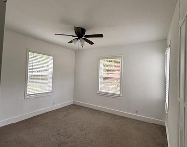 1104 Locust Street - Photo Thumbnail 7