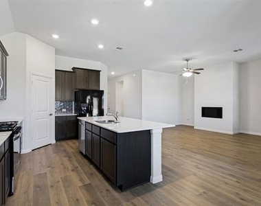 3011 Tahoka Springs - Photo Thumbnail 4