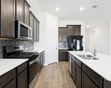 3011 Tahoka Springs - Photo Thumbnail 10