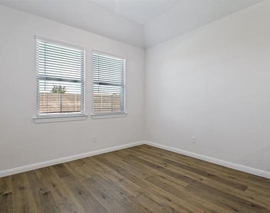 3011 Tahoka Springs - Photo Thumbnail 12