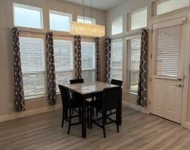 2726 Geranium Lane - Photo Thumbnail 8