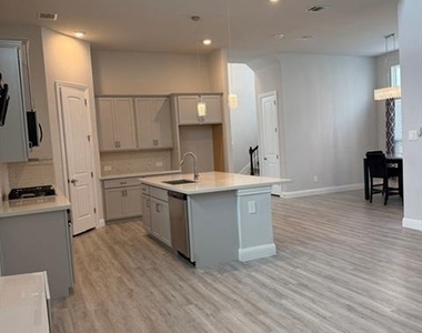 2726 Geranium Lane - Photo Thumbnail 1