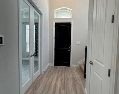 2726 Geranium Lane - Photo Thumbnail 3