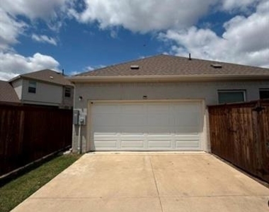 2726 Geranium Lane - Photo Thumbnail 23