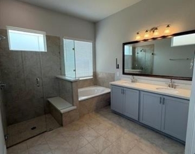 2726 Geranium Lane - Photo Thumbnail 14