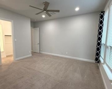 2726 Geranium Lane - Photo Thumbnail 13