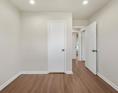 304 E Stone Road - Photo Thumbnail 13