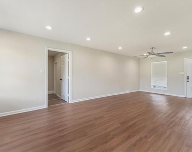 304 E Stone Road - Photo Thumbnail 1