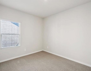 1211 Bridgewalk Drive - Photo Thumbnail 15