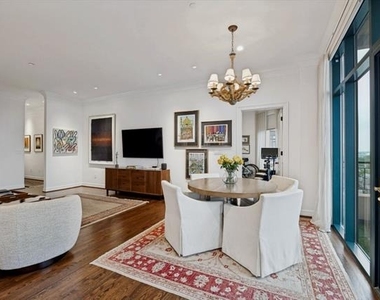 2828 Hood Street - Photo Thumbnail 3