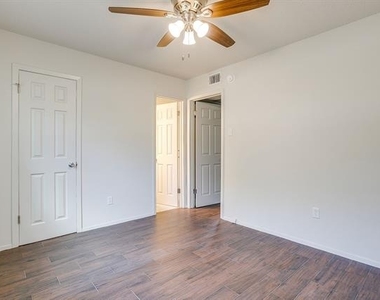 4538 Byers Avenue - Photo Thumbnail 18