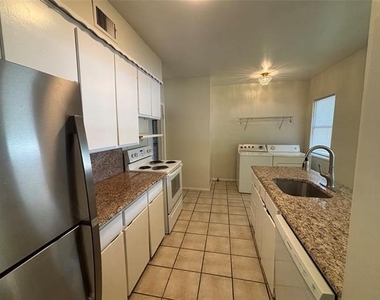 600 Monticello Drive - Photo Thumbnail 2