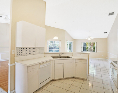 10567 Paso Fino Drive - Photo Thumbnail 15