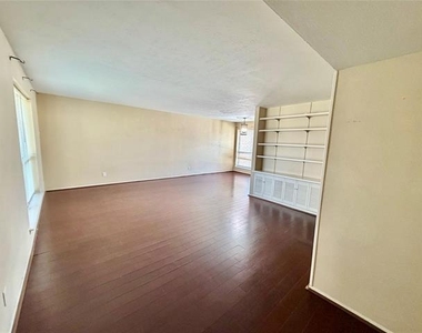 4933 Skillman Street - Photo Thumbnail 2