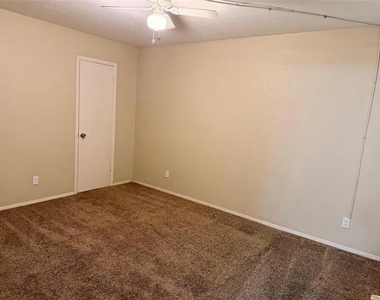 4933 Skillman Street - Photo Thumbnail 9