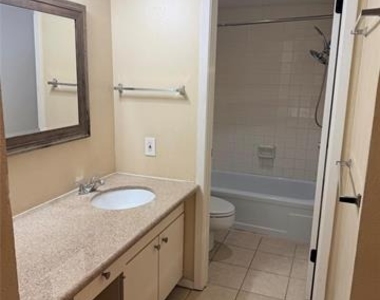 4933 Skillman Street - Photo Thumbnail 8