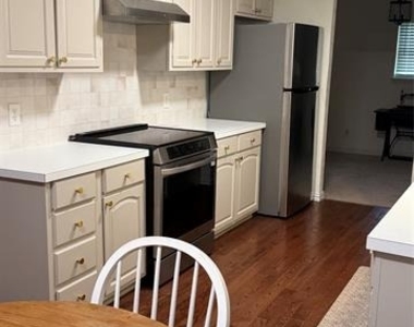 7135 Cosgrove Drive - Photo Thumbnail 3