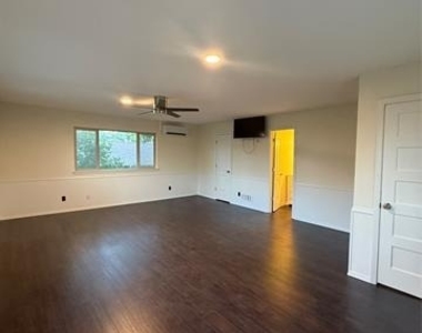 7135 Cosgrove Drive - Photo Thumbnail 11