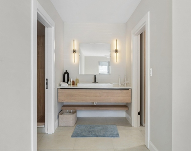 516 Osprey Drive - Photo Thumbnail 14