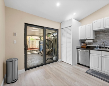 11197 Nw 37th Street - Photo Thumbnail 17